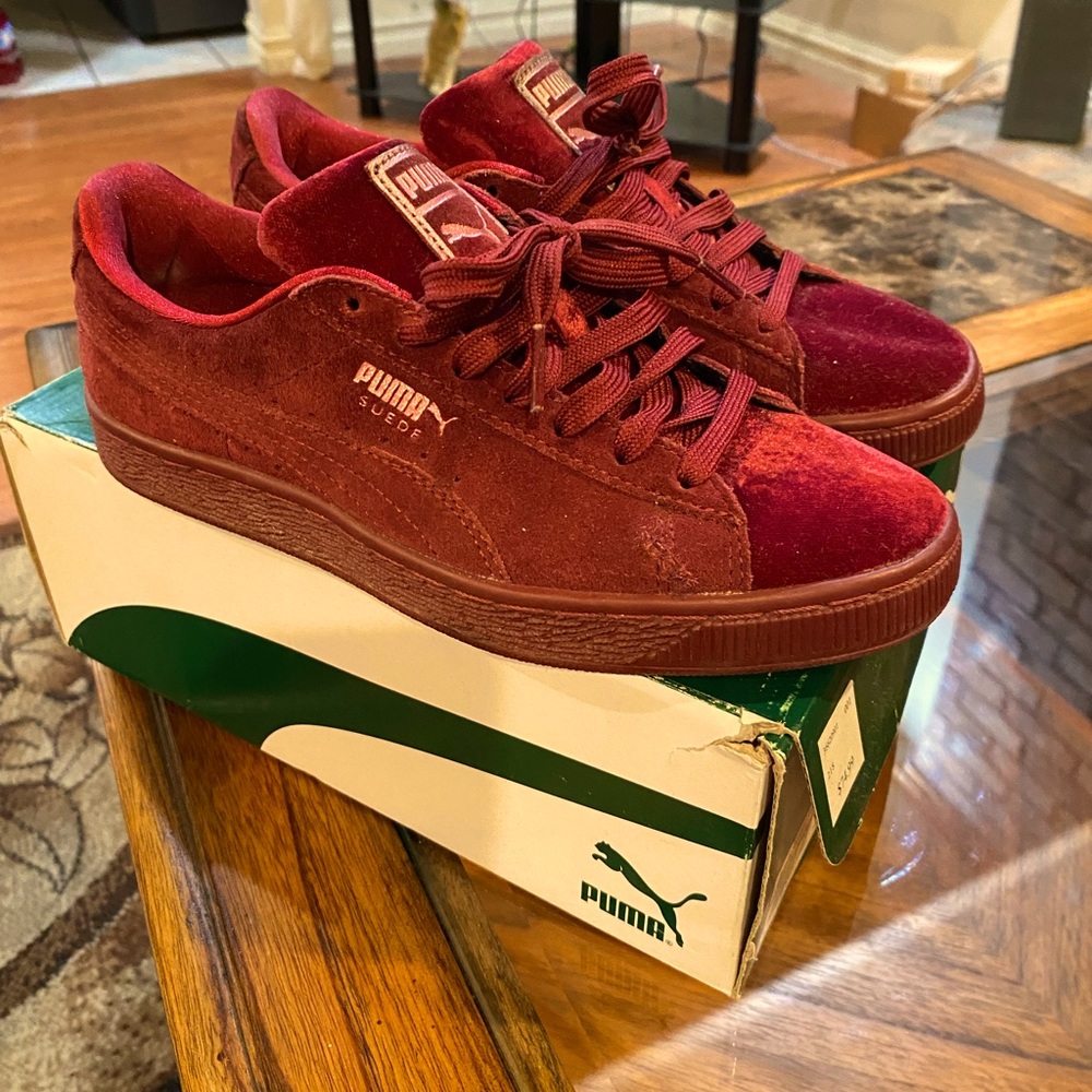 Women Puma Suede/Velvet Burgundy
